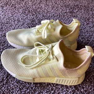 Adidas NMD R1 shoes